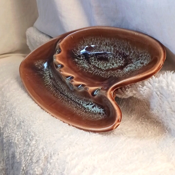 Mid Century Glazed Boomerang Ashtray - Picture 2 of 8